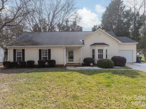 9409 Cedar River Rd, Huntersville, NC 28078