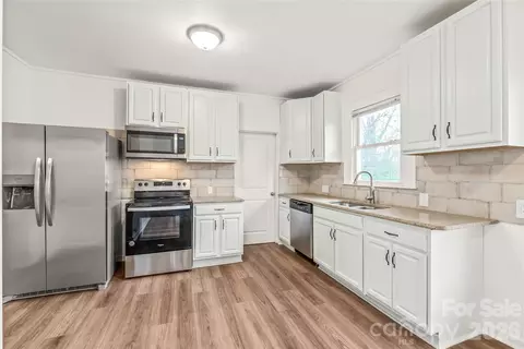 417 S Broad St, Gastonia, NC 28052