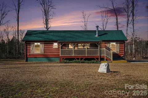 807 C E Stewart Rd, Clover, SC 29710