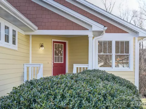 41 Little Fox Ln, Fletcher, NC 28732