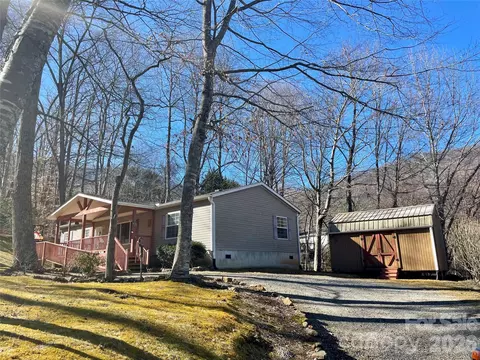 23 Mahan Ln, Waynesville, NC 28786