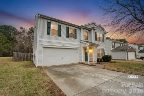 4024 Larkhaven Village Dr, Charlotte, NC 28215
