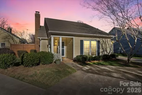 3113 Selwyn Farms Ln, Charlotte, NC 28209