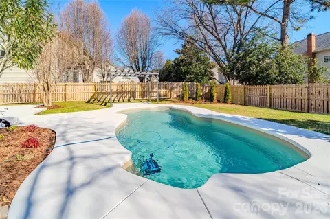 15917 Wayland Dr, Charlotte, NC 28277