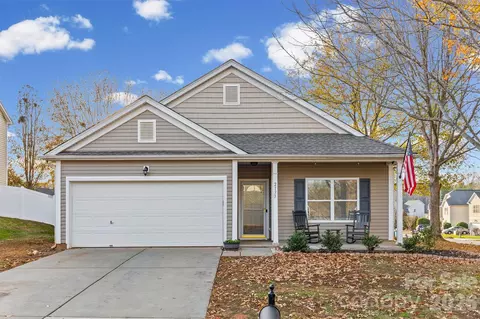 2133 Seabrook Ln, Fort Mill, SC 29715