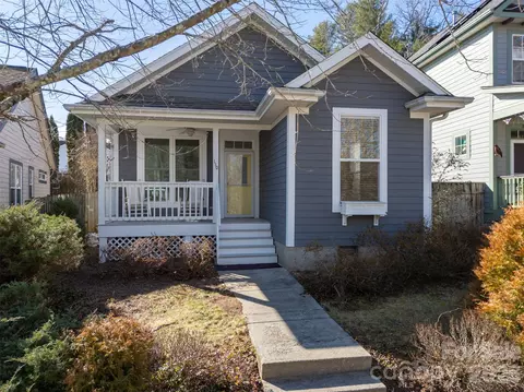 110 Village Greenway, Flat Rock, NC 28731