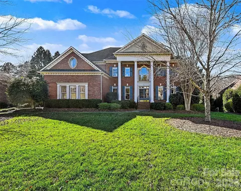 2214 Highland Forest Dr, Waxhaw, NC 28173
