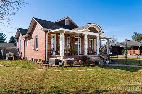 158 Poplar St, Canton, NC 28716