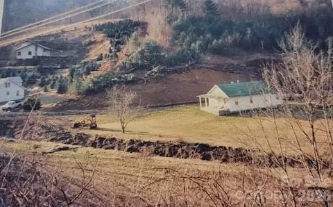 530 Mine Creek Rd, Bakersville, NC 28705