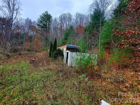 2701 Gouges Creek Rd, Spruce Pine, NC 28777 photo 9