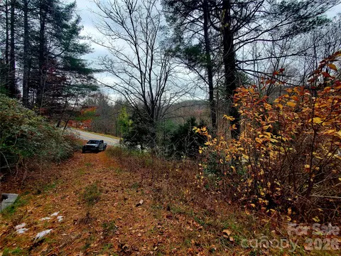 2701 Gouges Creek Rd, Spruce Pine, NC 28777 photo 10
