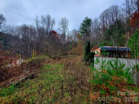 2701 Gouges Creek Rd, Spruce Pine, NC 28777 photo 2