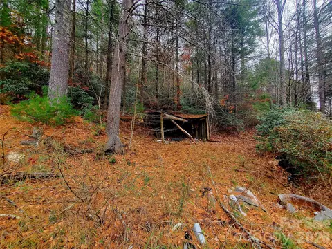 2701 Gouges Creek Rd, Spruce Pine, NC 28777 photo 4