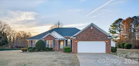 834 Indian Trail Run, Inman, SC 29349