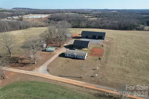 1012 Gregory Dr, Hamptonville, NC 27020