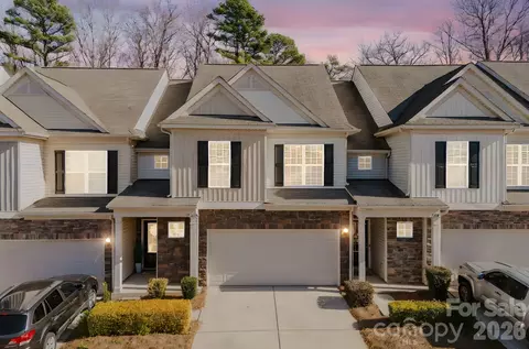 2215 Whitford Ln, Charlotte, NC 28210