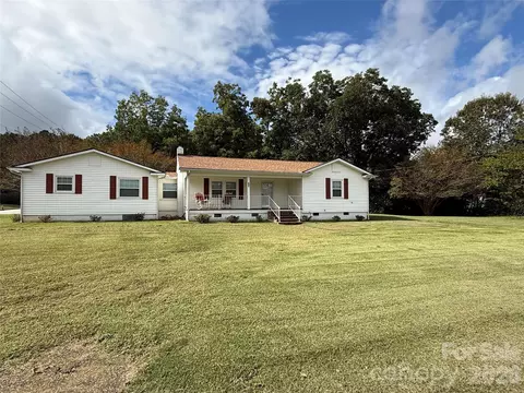 168 Walker St, Columbus, NC 28722