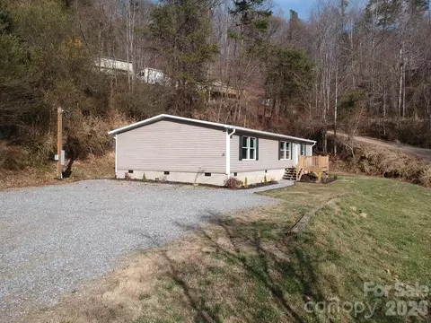 30 Parker Dr, Candler, NC 28715