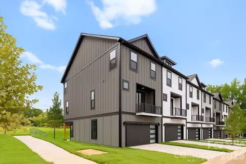 7928 Sansom Cir, Charlotte, NC 28213