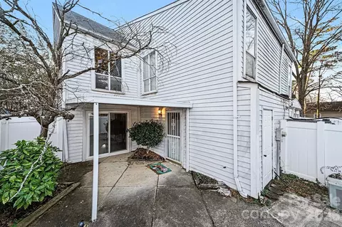 7031 Stonington Ln, Charlotte, NC 28227