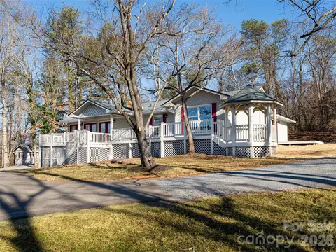 97 Upper Moffitt Rd, Asheville, NC 28805