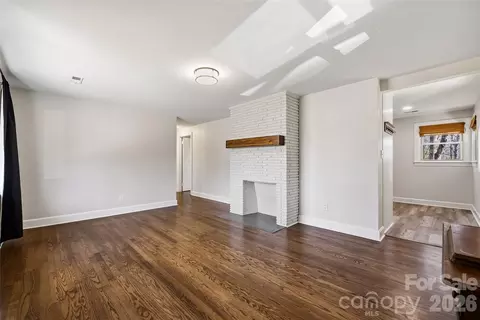 Living - 718 2nd Ne Ave NE, Conover, NC 28613 photo 1 of 3