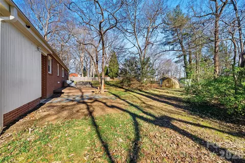 Exterior - 718 2nd Ne Ave NE, Conover, NC 28613 photo 5 of 7