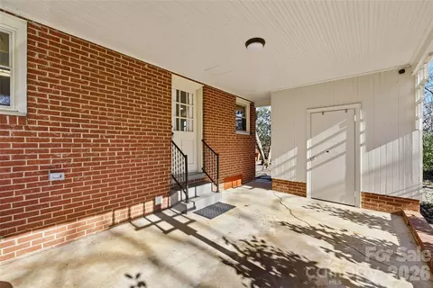Exterior - 718 2nd Ne Ave NE, Conover, NC 28613 photo 3 of 7
