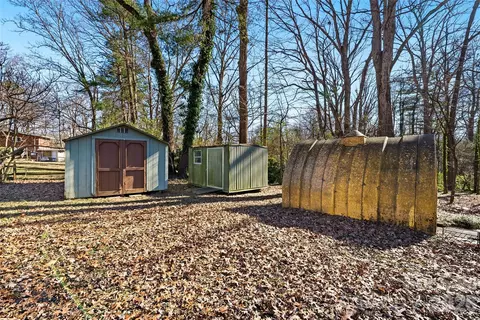 Exterior - 718 2nd Ne Ave NE, Conover, NC 28613 photo 6 of 7