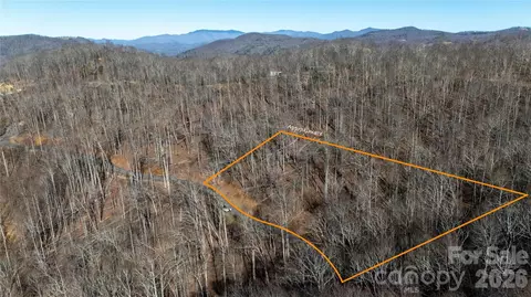 000 Rainbow Trout Dr, Spruce Pine, NC 28777