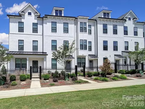 4202 Alexander View Dr, Charlotte, NC 28226