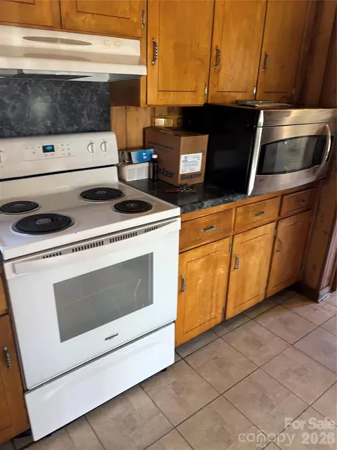 Kitchen - 7 Post Oak Pl, Salisbury, NC 28147 photo 1 of 2