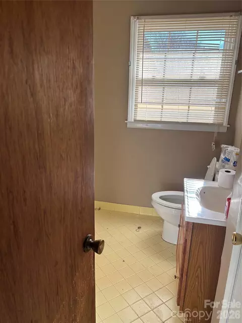 Bath - 7 Post Oak Pl, Salisbury, NC 28147 photo 1 of 3