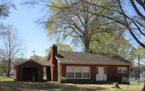 610 E Maryland Ave, Bessemer City, NC 28016