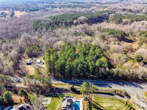 200 Weddington Rd, Matthews, NC 28104