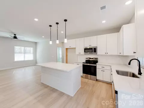 176 Whitetail Rd, Statesville, NC 28625