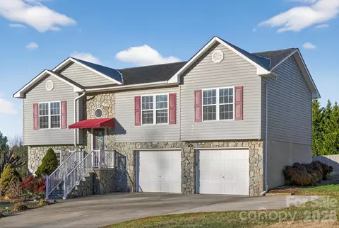 3315 Lilac Ln, Hudson, NC 28638
