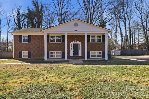 1230 18th Ne Ave NE, Hickory, NC 28601