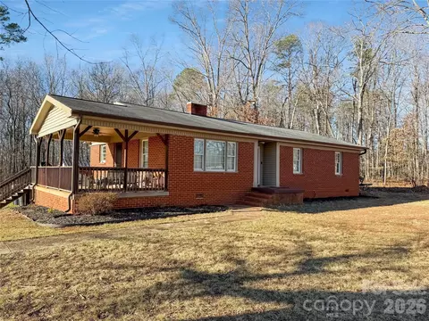 135 Bent Twig Dr, Statesville, NC 28677
