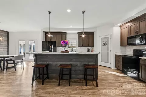 Kitchen - 2268 Westbrook Rd, Edgemoor, SC 29712 photo 2 of 4