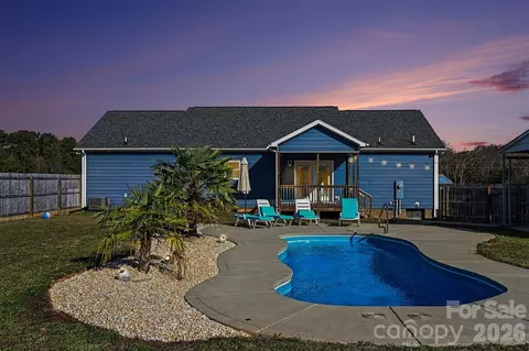 Exterior - 2268 Westbrook Rd, Edgemoor, SC 29712 photo 5 of 10