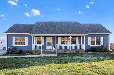 Exterior - 2268 Westbrook Rd, Edgemoor, SC 29712 photo 2 of 10
