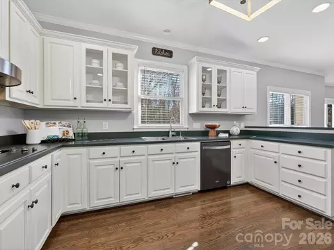 Kitchen - 13446 Scanlan Way, Davidson, NC 28036 photo 4 of 4