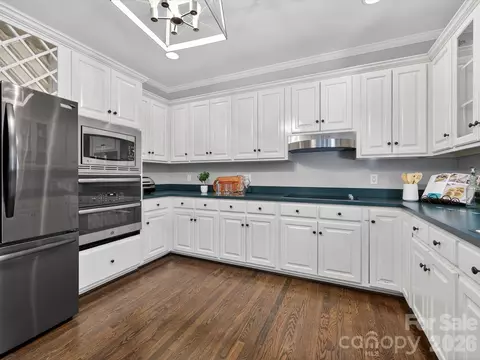 Kitchen - 13446 Scanlan Way, Davidson, NC 28036 photo 2 of 4