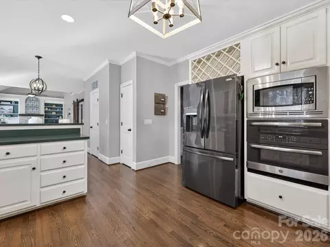 Kitchen - 13446 Scanlan Way, Davidson, NC 28036 photo 3 of 4