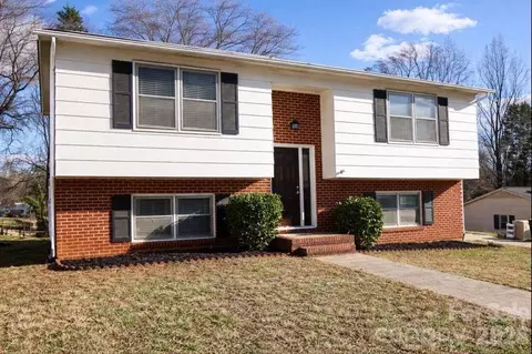 1312 Oak Hill Dr, Newton, NC 28658