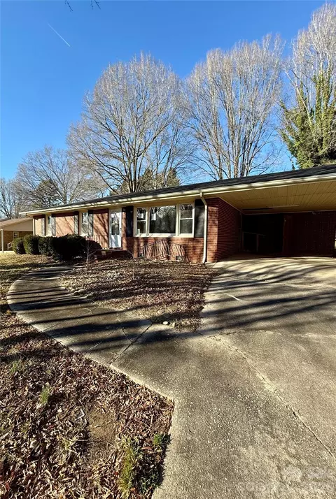 315 Brookwood Dr, Salisbury, NC 28146