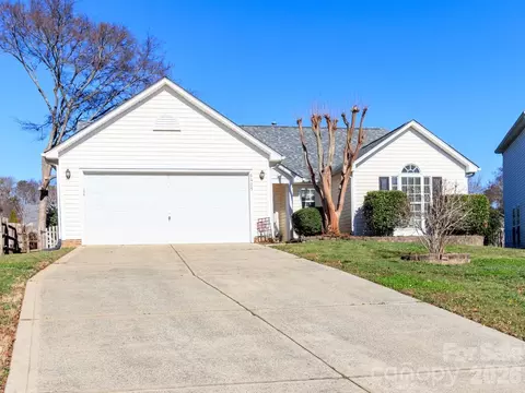 6425 Tunston Ln, Charlotte, NC 28269