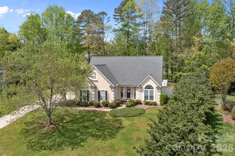 1451 Pine Needle Ln, Mooresville, NC 28115