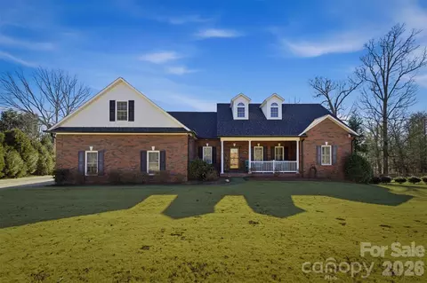 106 River Hills Way, Morganton, NC 28655